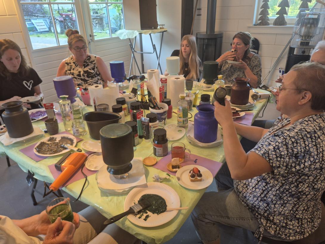 Vaas  beschilderen op 30 april en 15 mei 2025